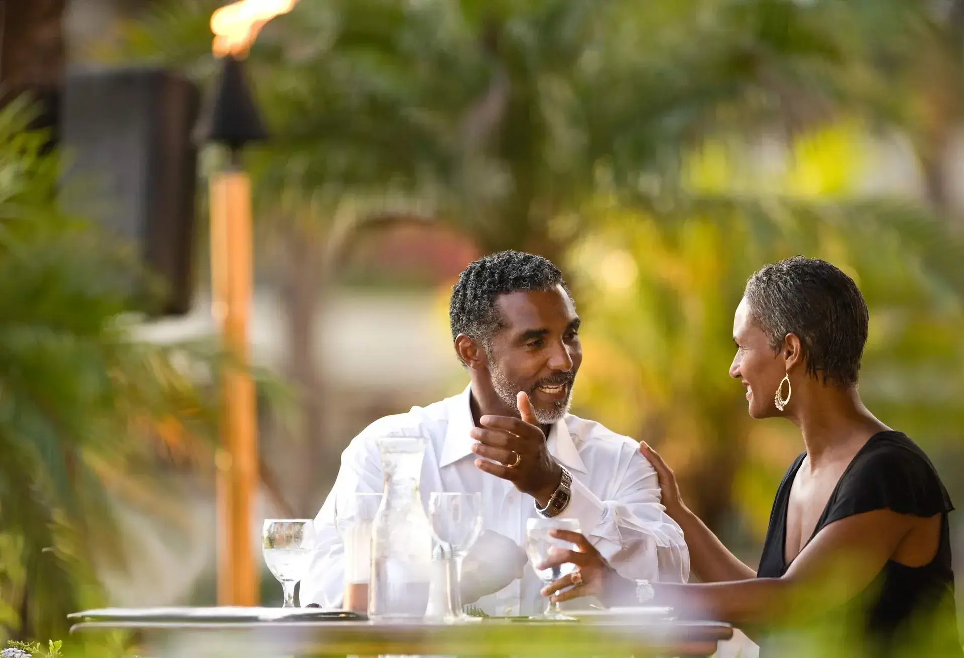THEME_DINING_RESTAURANT_CAFE_PATIO_PEOPLE_COUPLE-shutterstock-portfolio_1895722567