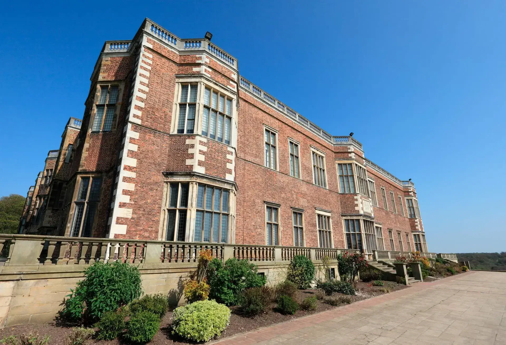 DEST_UK_ENGLAND_LEEDS_Temple-Newsam_GettyImages-184111235