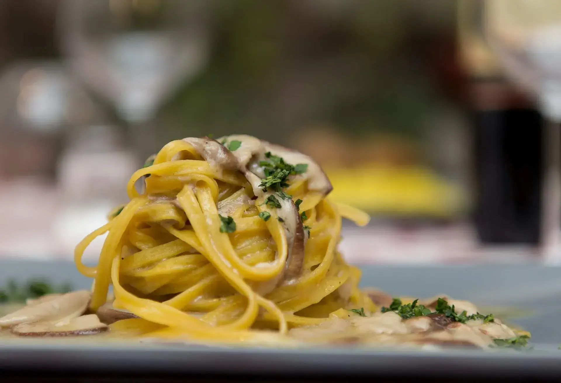 THEME_FOOD_ITALIAN-CUISINE_TAGLIATELLE-MUSHROOMS-GettyImages-1187009484