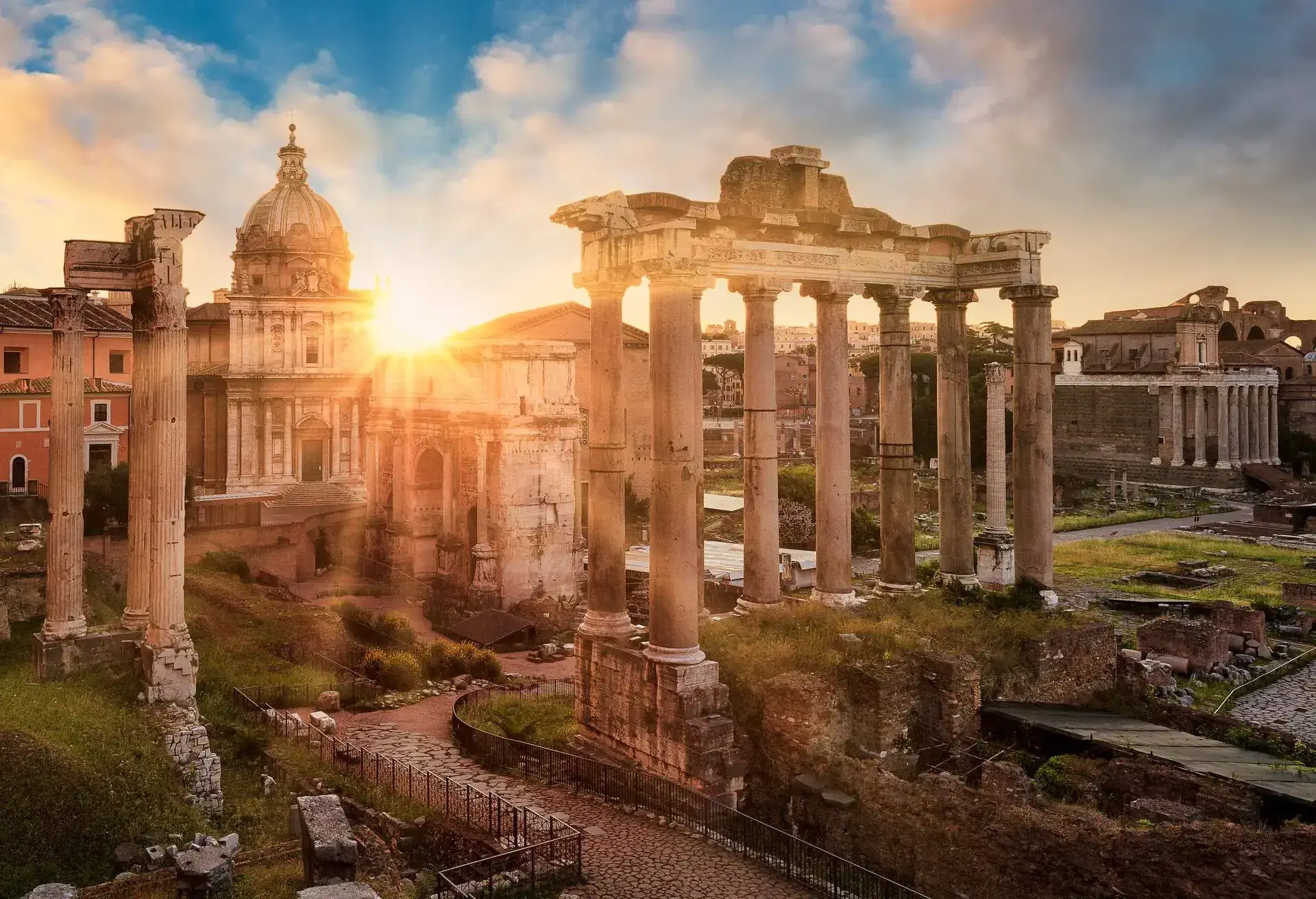 DEST_ITALY_ROME_TEMPLE_OF_VESPASIAN_TITUS