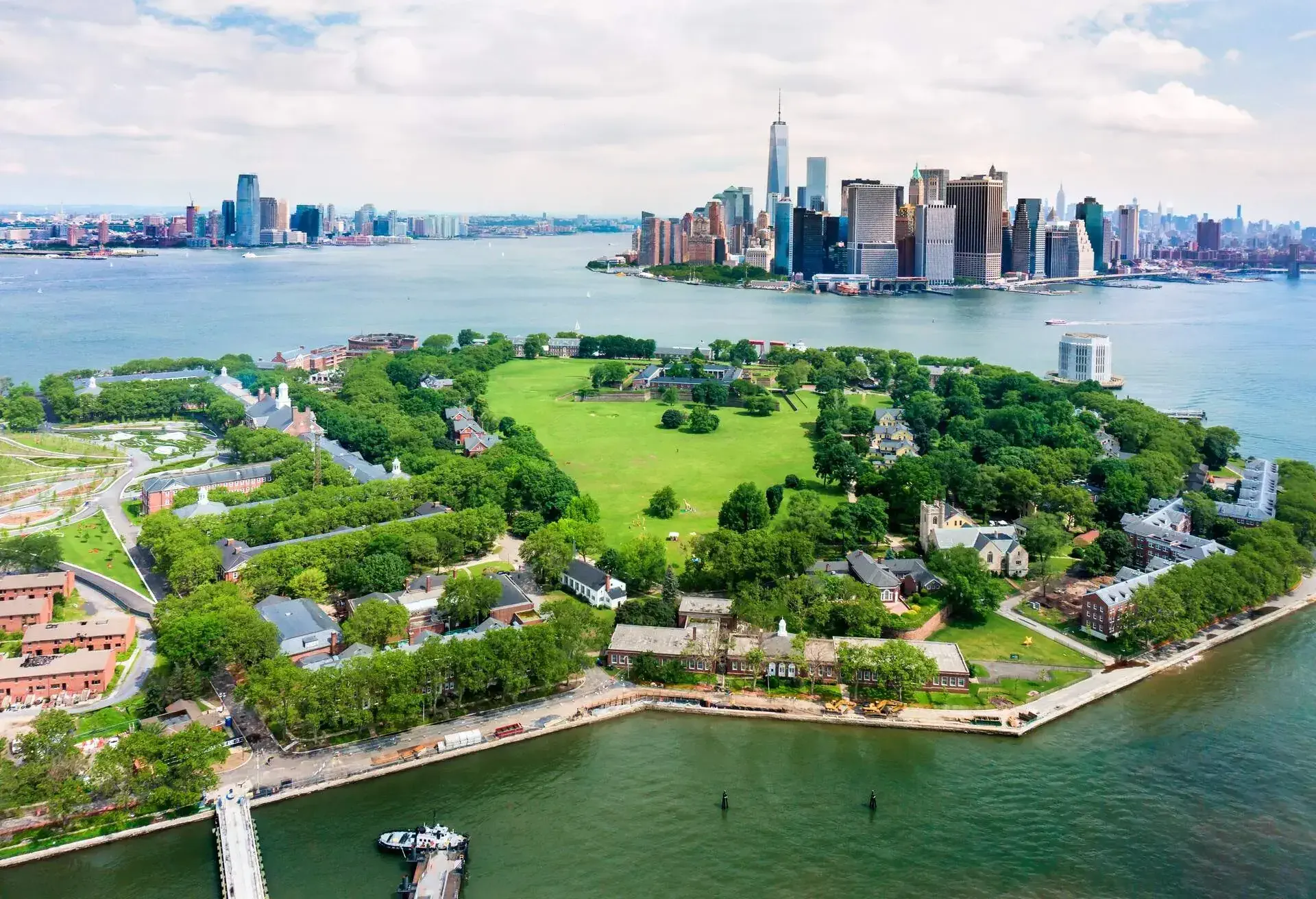 DEST_USA_NY_NYC_GOVERNORS-ISLAND_GettyImages-503124739
