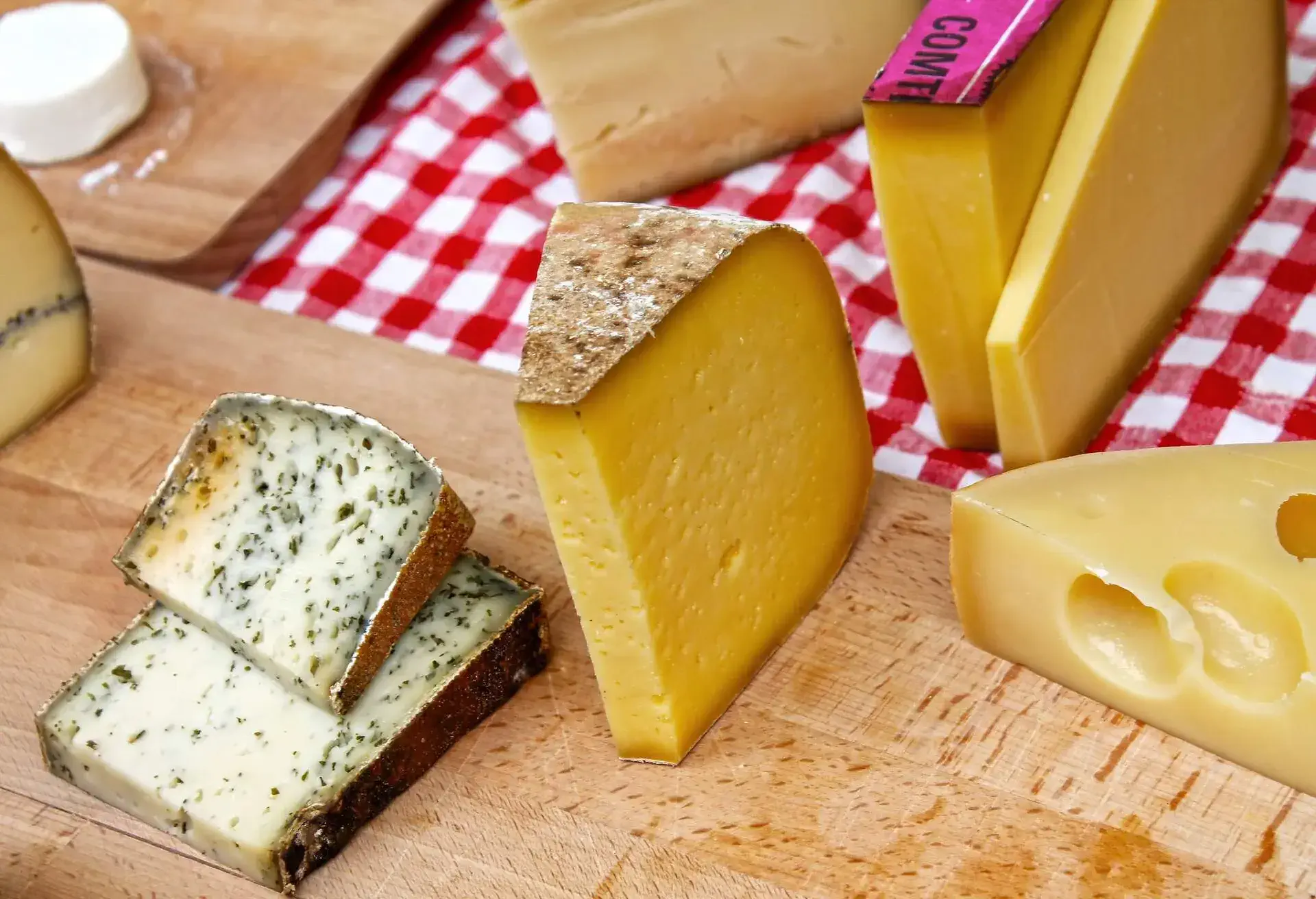 THEME_FOOD_MARKET_CHEESE_GettyImages-546021906