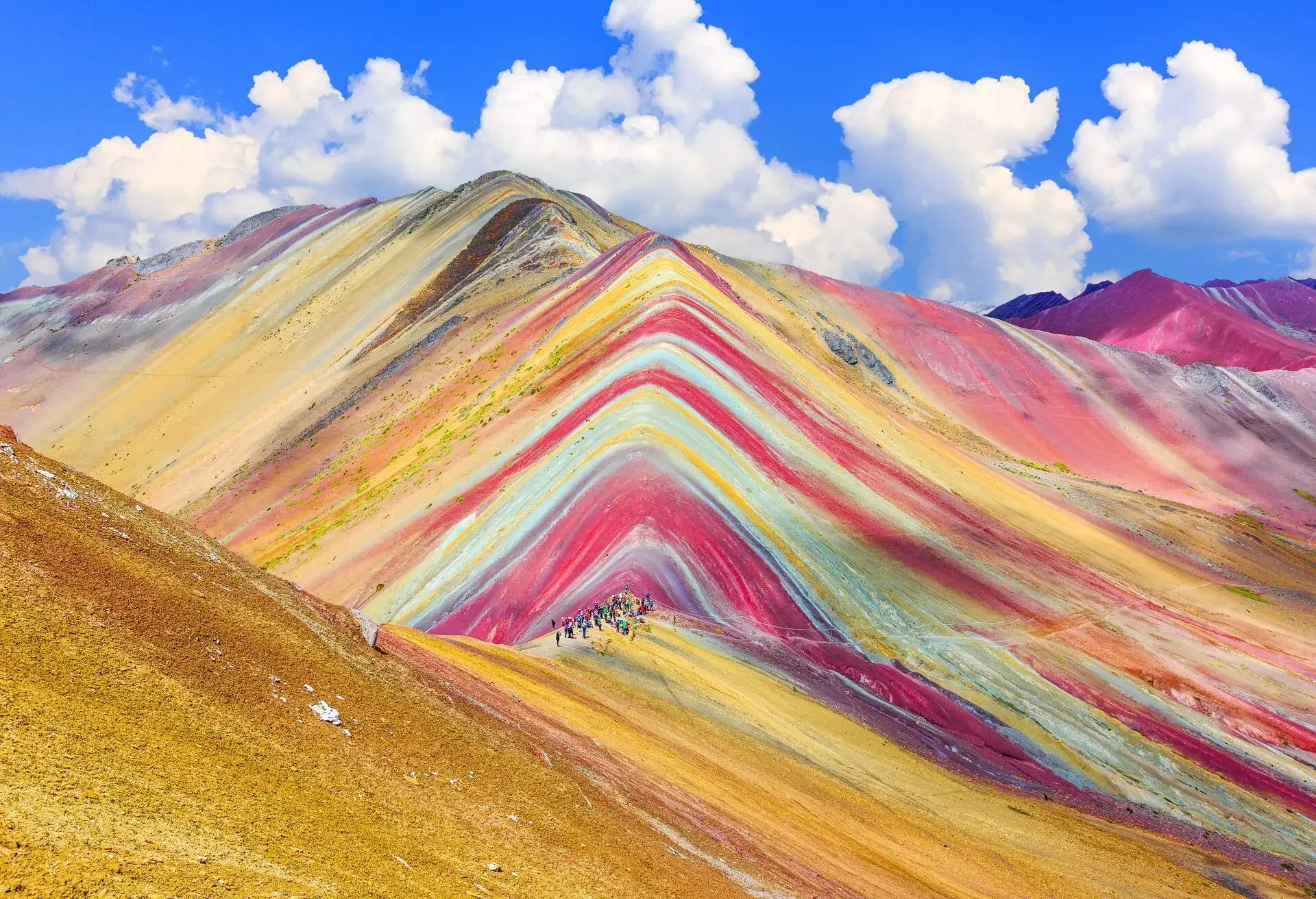 DEST_PERU_CUSCO REGION_CINICUNCA_MONTANA DE SIETE COLORES-shutterstock_661803538
