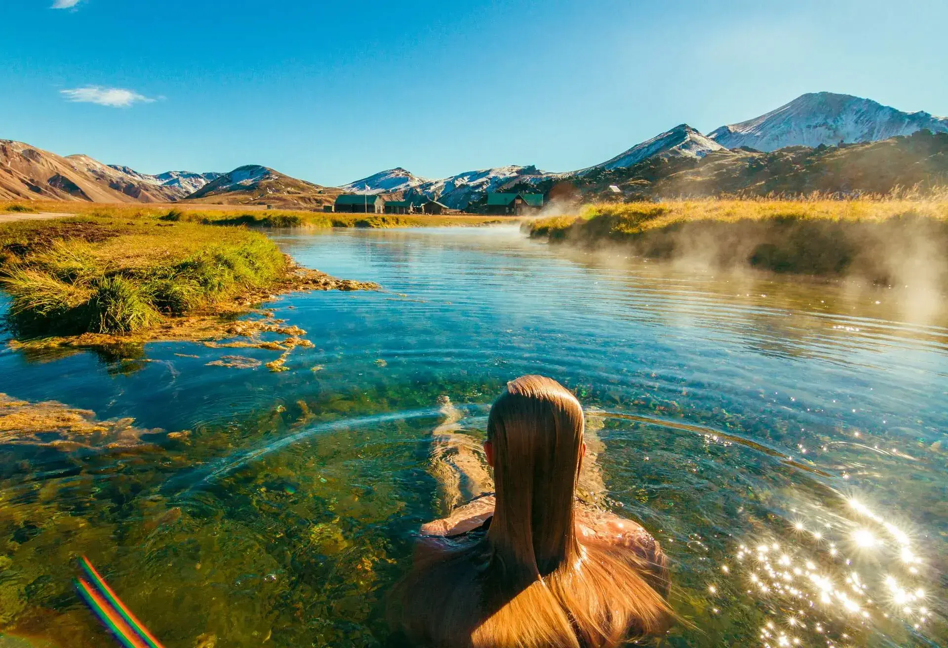 DEST_ICELAND_LANDMANNALAUGAR_THEME_HOT-SPRING_PEOPLE-shutterstock-portfolio_1012329133