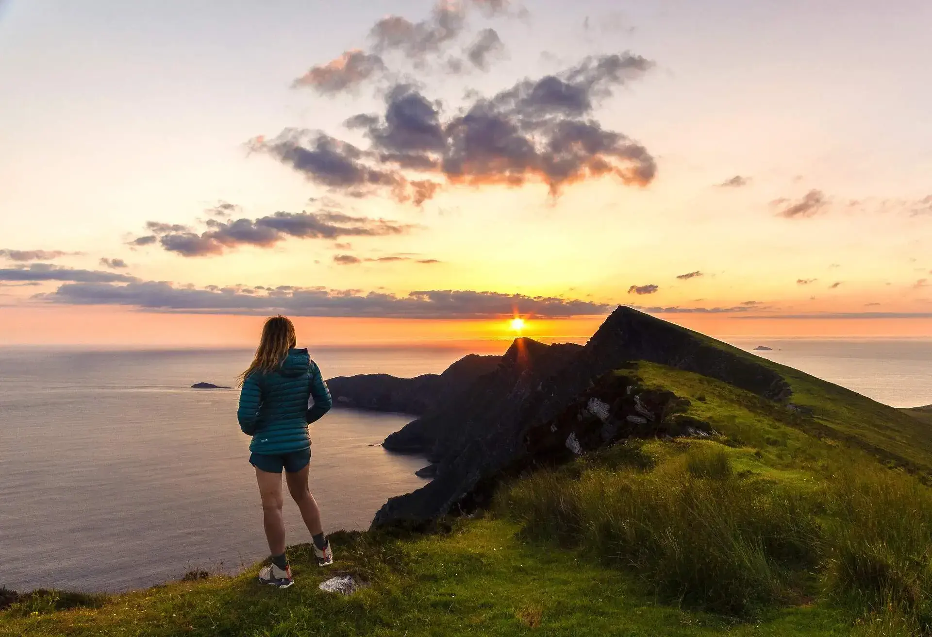 DEST_IRELAND_ACHILL-ISLAND_GettyImages-1338911913