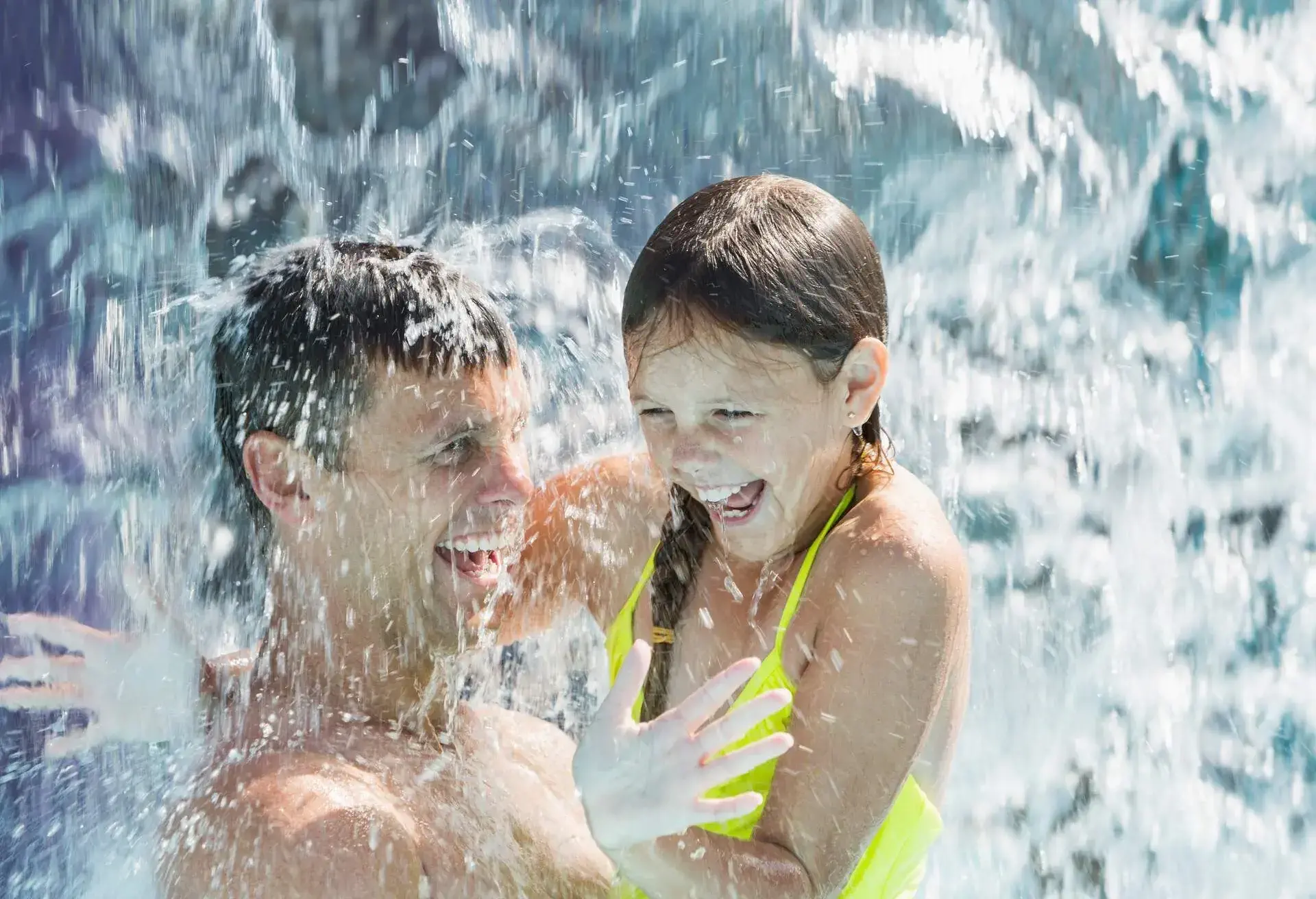 PEOPLE_KID_GIRPEOPLE_KID_GIRL_MAN_WATER_PARKL_MAN_WATER_PARK