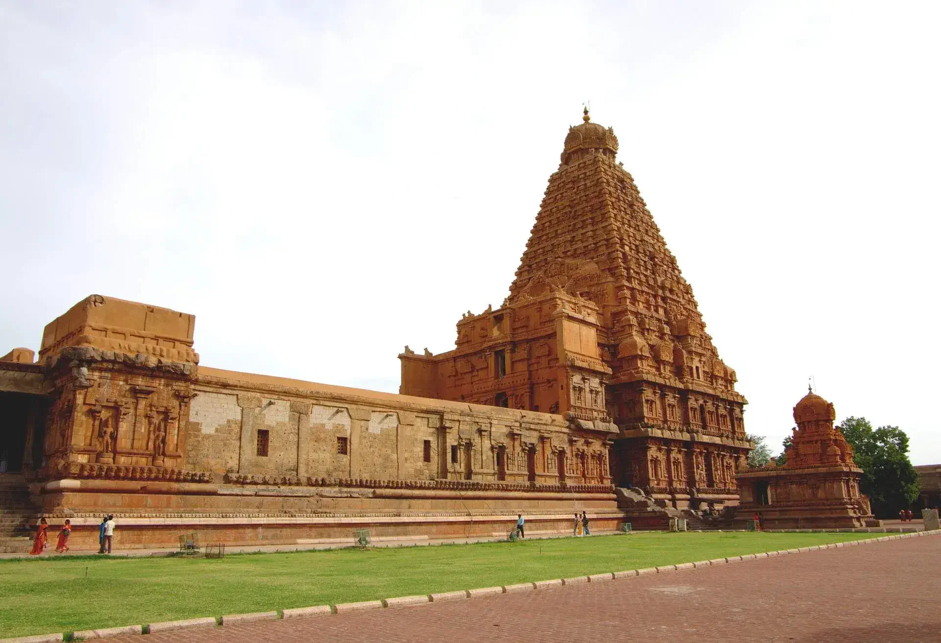 DEST_INDIA_TANJAVUR_Brihadeeswara_Temple_GettyImages-179659404
