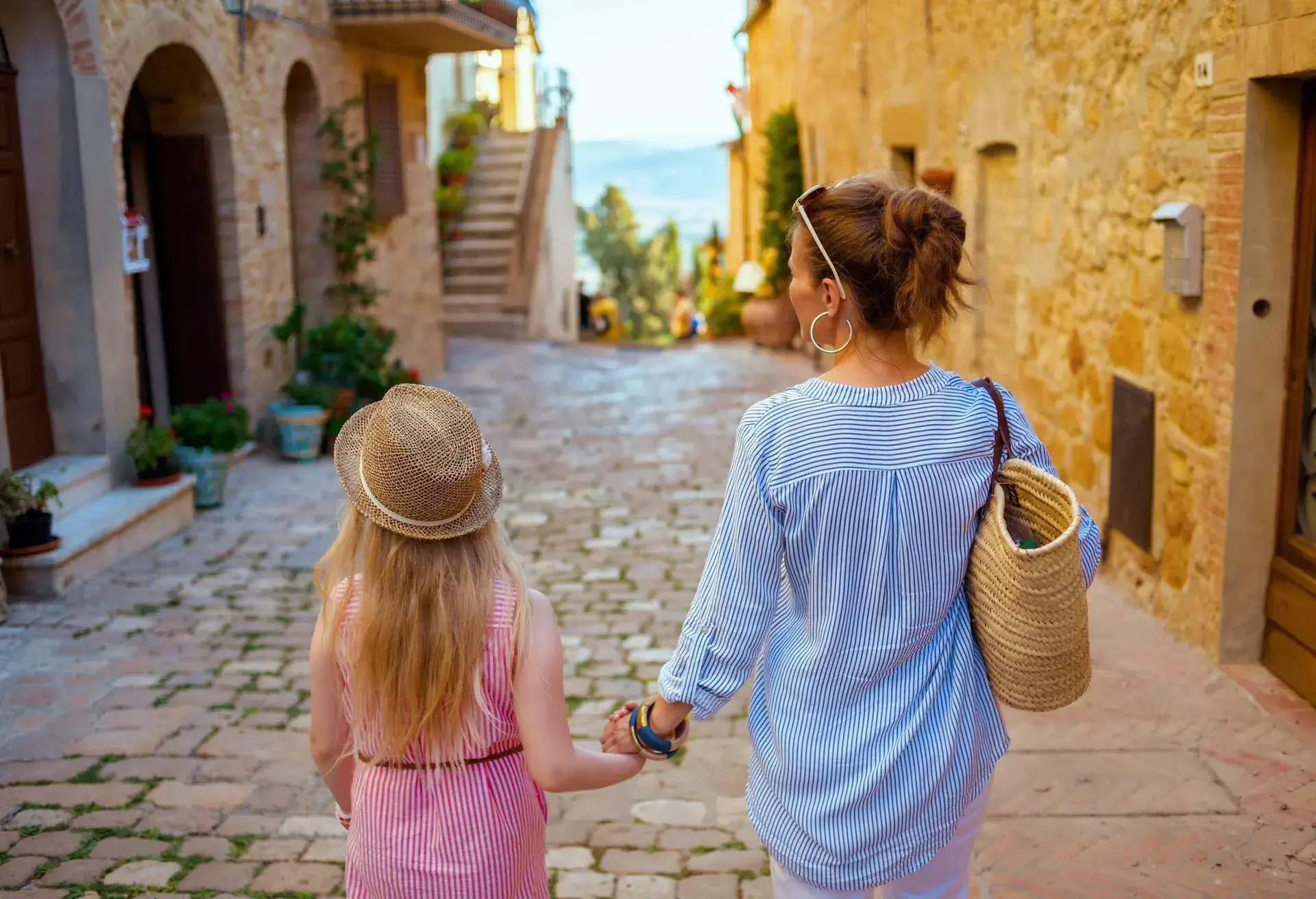 ITALY_TUSCANY_THEME_KIDS_GIRL_FAMILY