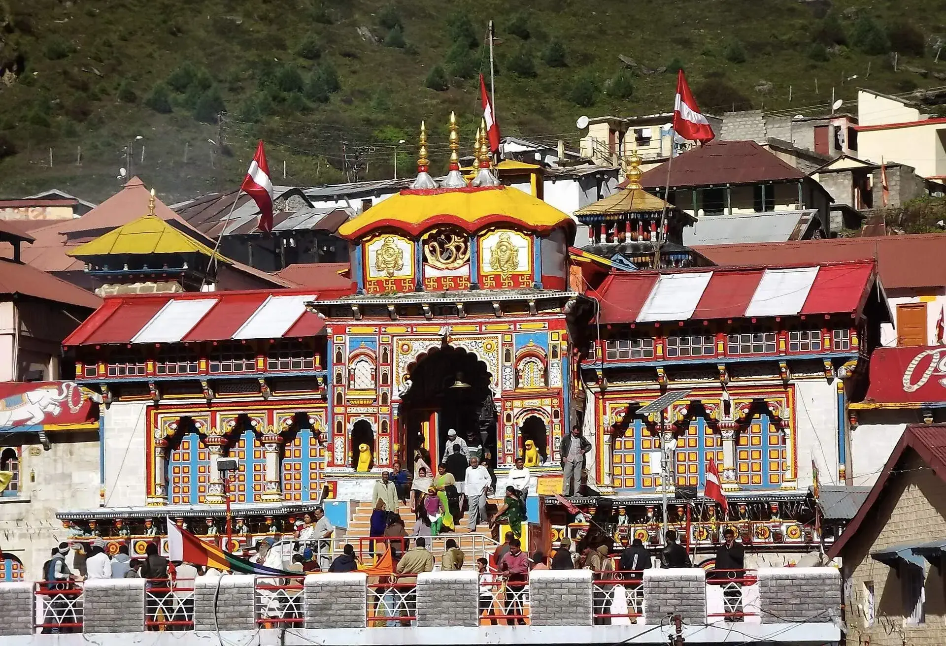 DEST_INDIA_UTTARAKHAND_Badrinath_Temple_GettyImages-1019274900