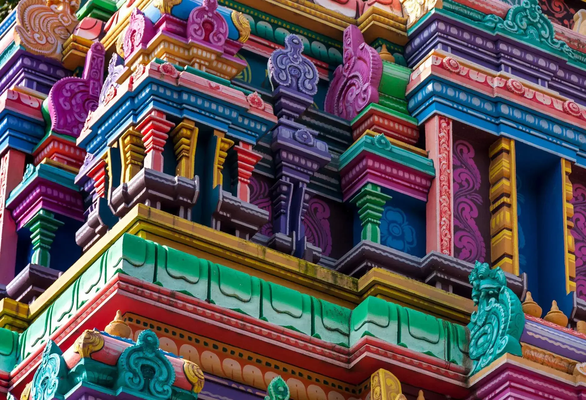 DEST_INDIA_RISHIKESH_Neelkanth_Mahadev_Temple_GettyImages-506847982