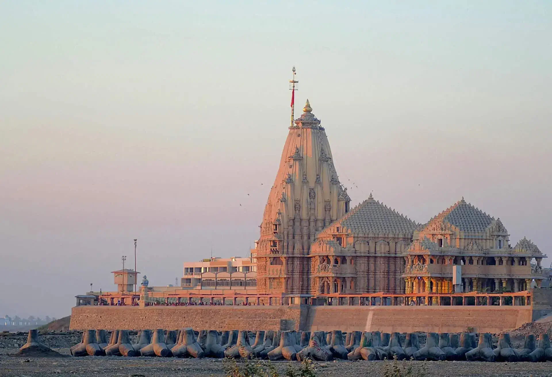 DEST_INDIA_GUJARAT_Somnath_Temple_GettyImages-506493470