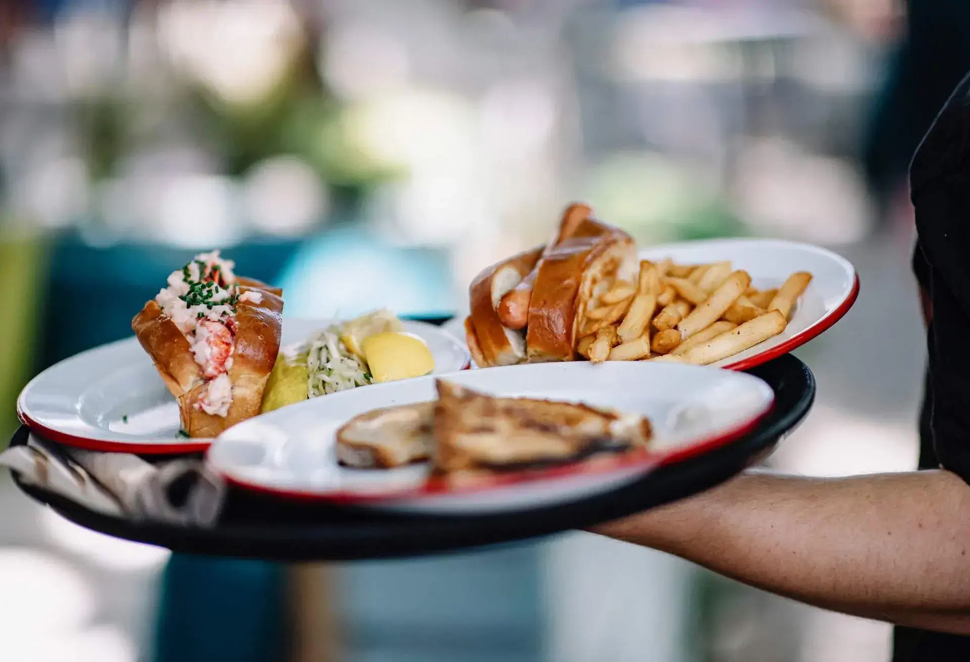 FOOD_CANADIAN_LOBSTER_ROLL_HOT_DOG