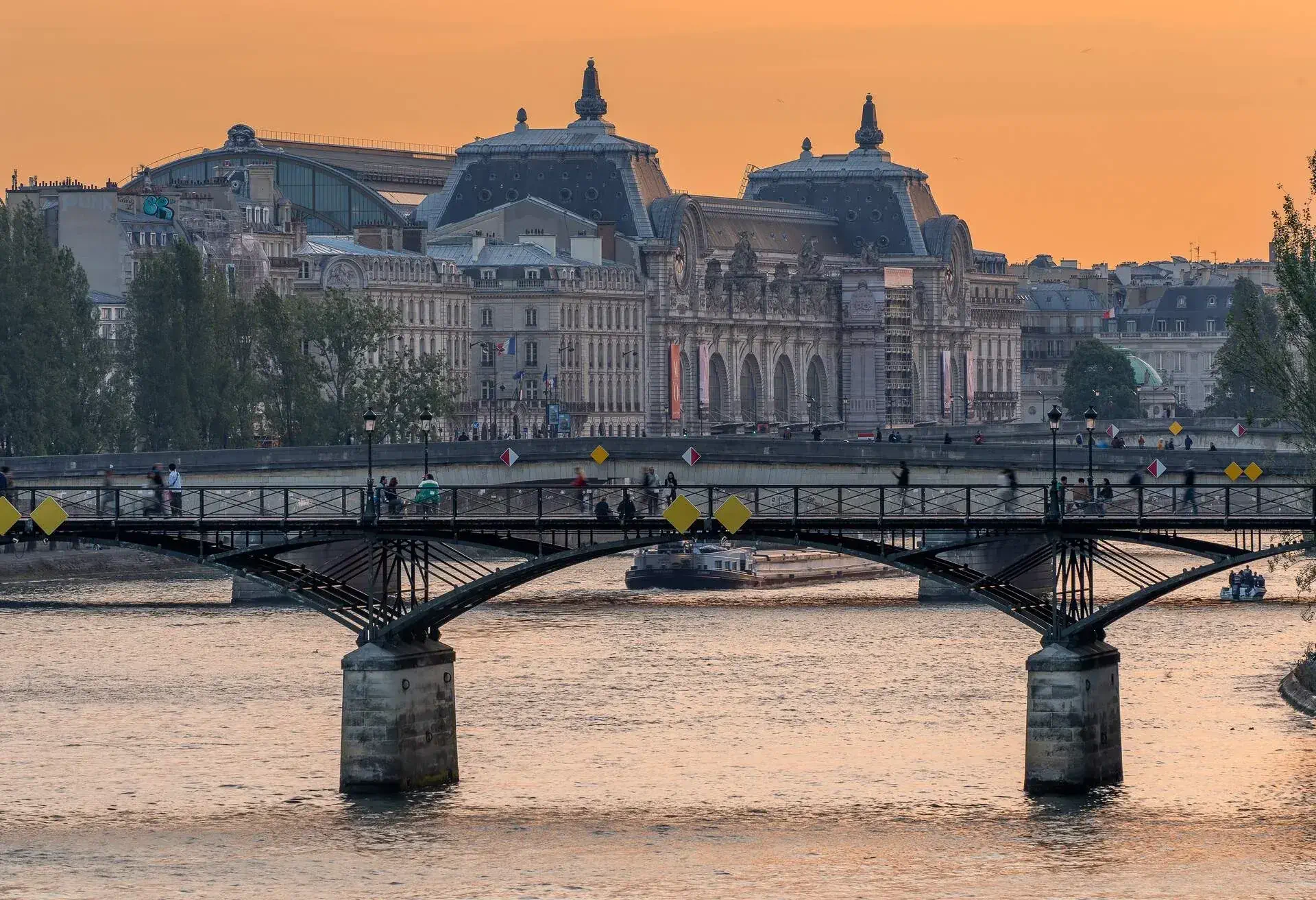 Paris is the capital of France, known for its famous monuments.