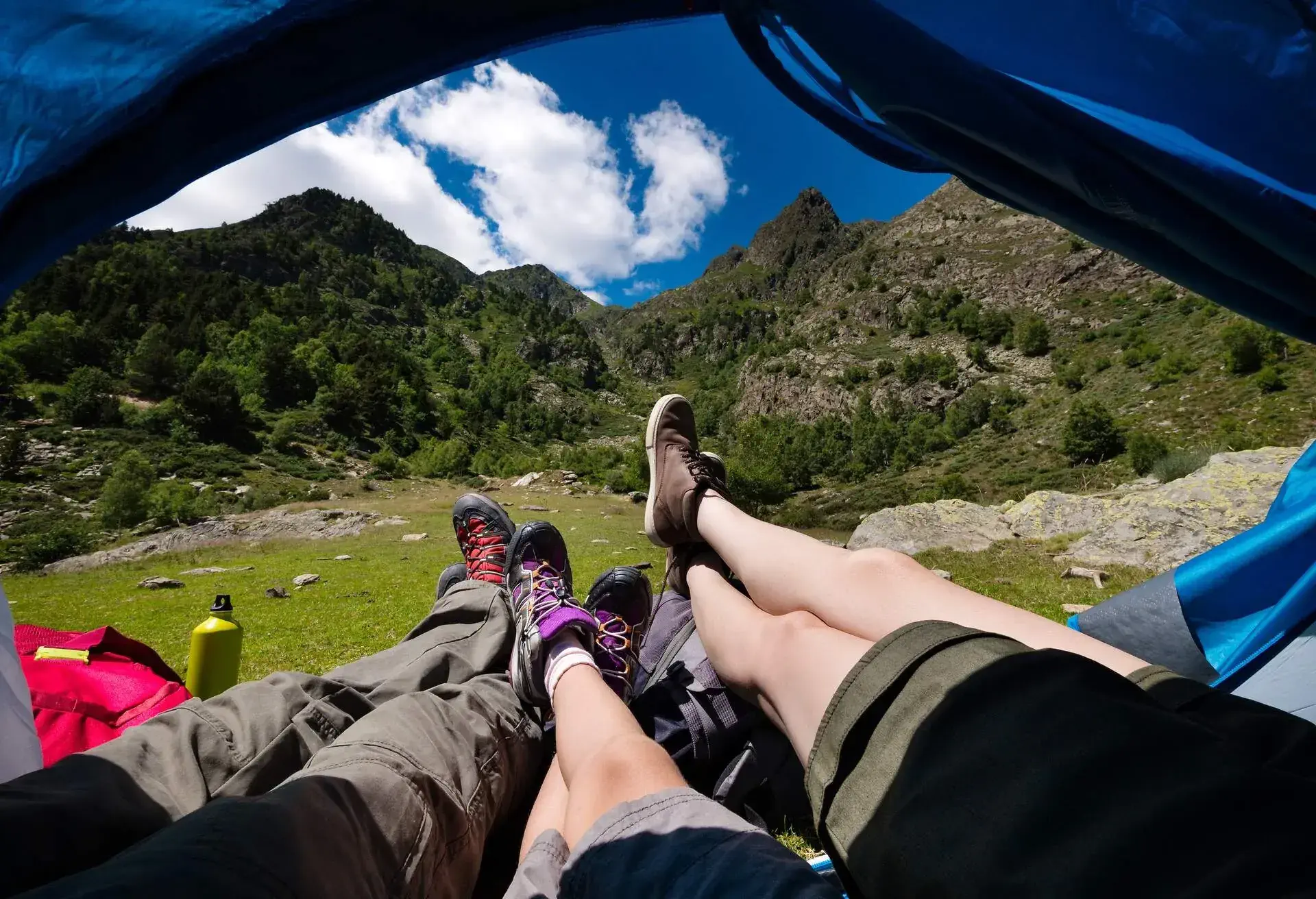 DEST_FRANCE_MOUNTAINS_THEME_PEOPLE_FAMILY_CAMPING_TENT_GettyImages-585308778
