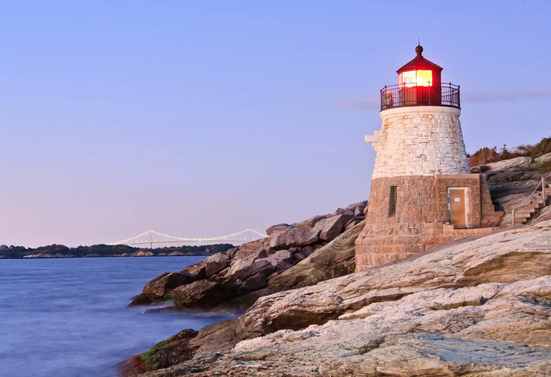 DEST_USA_RHODE-ISLAND_NEWPORT_CASTLE-HILL-LIGHTHOUSE_shutterstock-portfolio_51755278