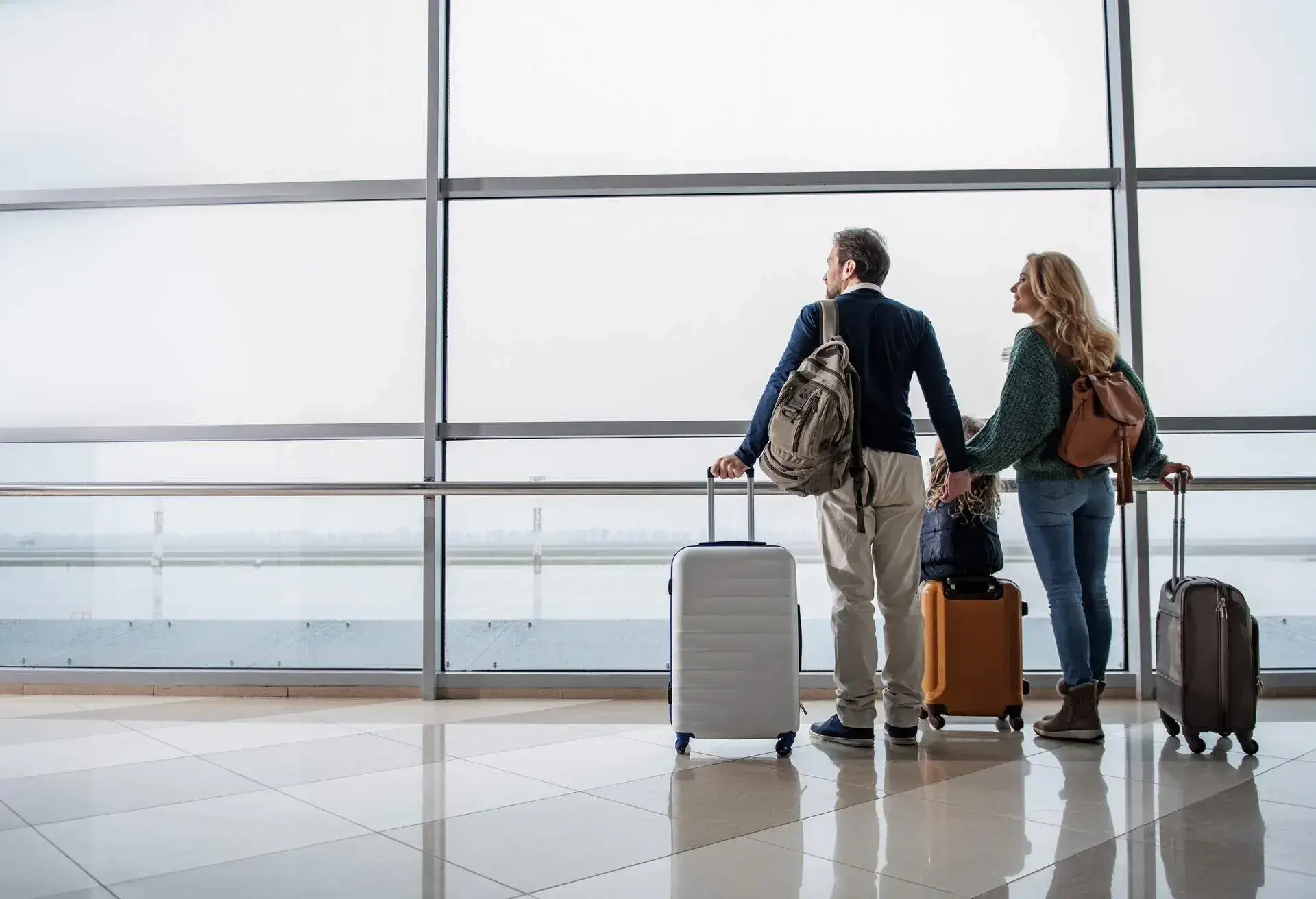 people_person_travel_airport_luggage_suitcase