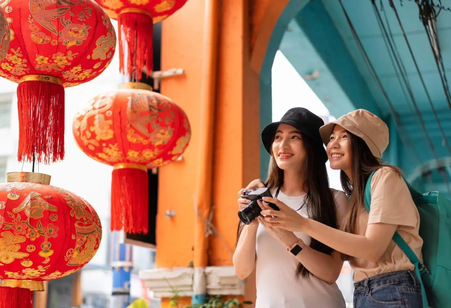 people_couple_asia