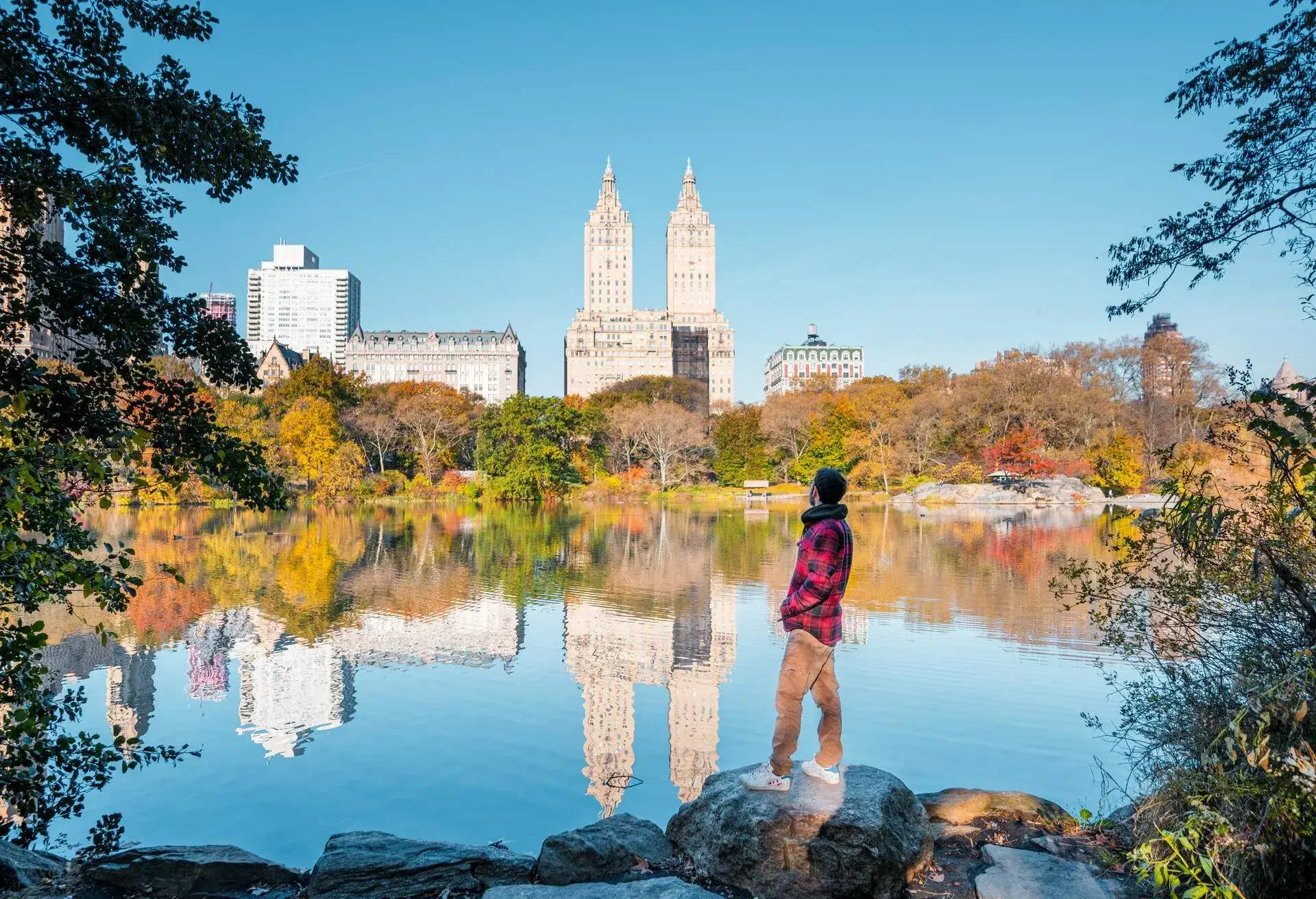 DEST_USA_NEW_YORK_NYC_CENTRAL-PARK_AUTUMN_FALL_GettyImages-1307616962