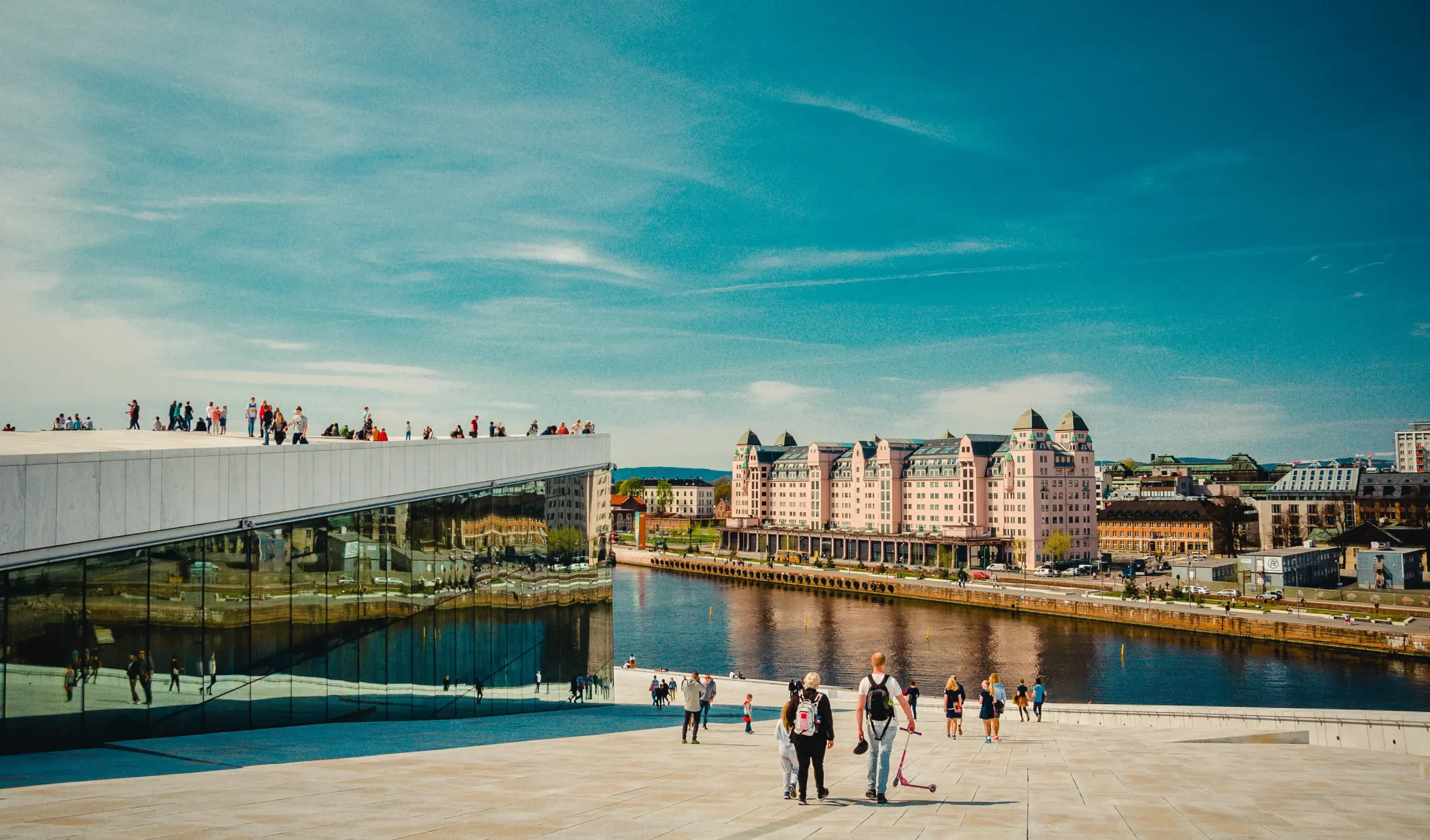 dest_norway_oslo_shutterstock-premier_1086230123_universal_within-usage-period_27240