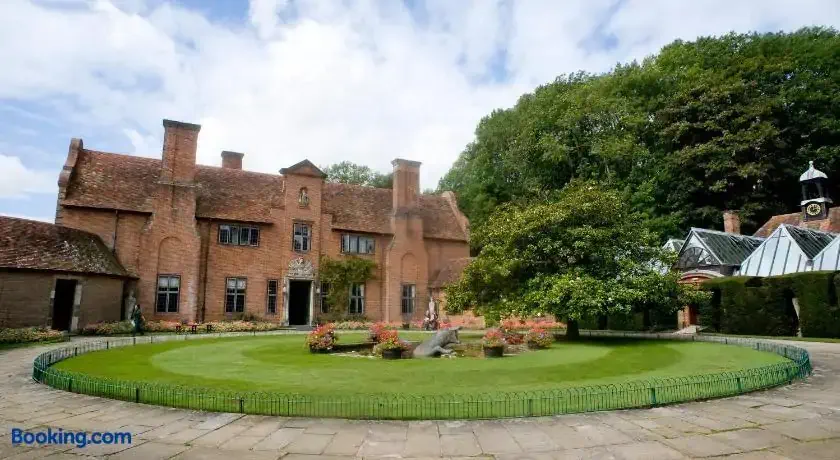 port-lympne-mansion-hotel-booking-1159673-36212502-jpg_kc110f724c5e3fe040938d79ac0a242e0088657e2f9ea6d4b0475f93303bdfdb0_o-055280