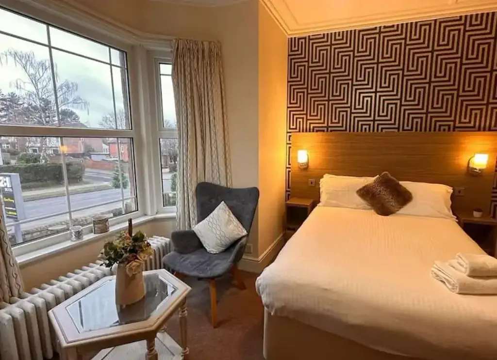 281 Restaurant and Rooms provided by Expedia Group.