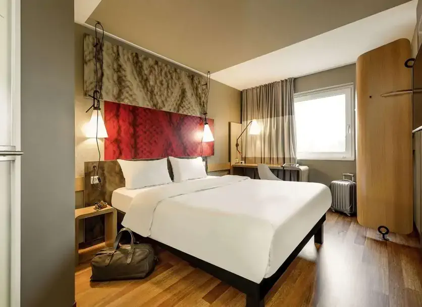 ibis-koln-am-dom-provided-by-leonardo