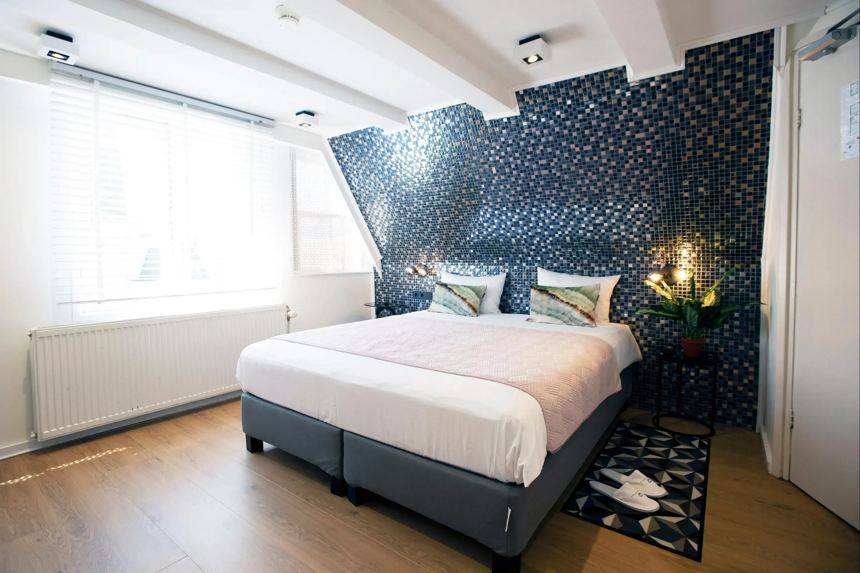 quentin-golden-bear-hotel-leonardo-1956687-dbl_35_o-123789