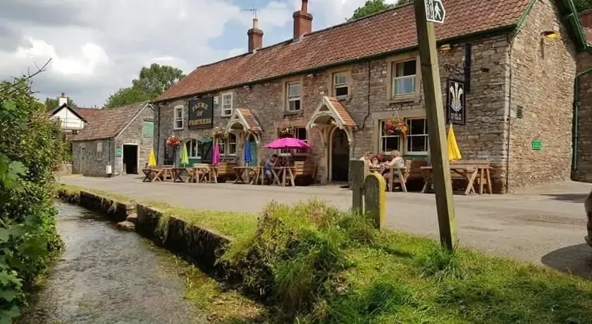 plume-of-feathers-booking-1628312-222760352-jpg_k9325bcaf07bffd0365442c8b7b28a519f4768714ba395a3da813924536e3faf9_o-491888