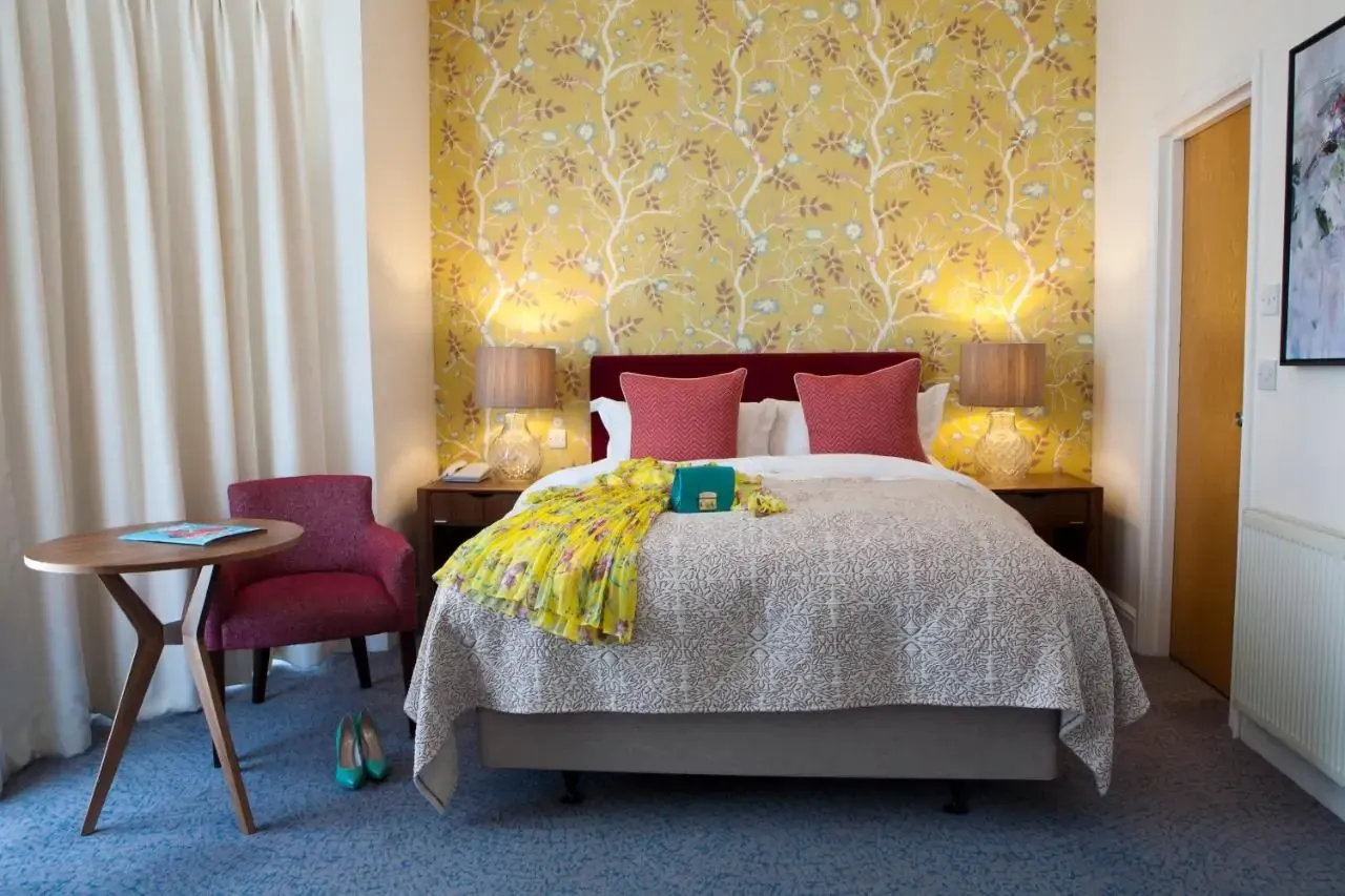 sea-spray-hotel-booking-508977730