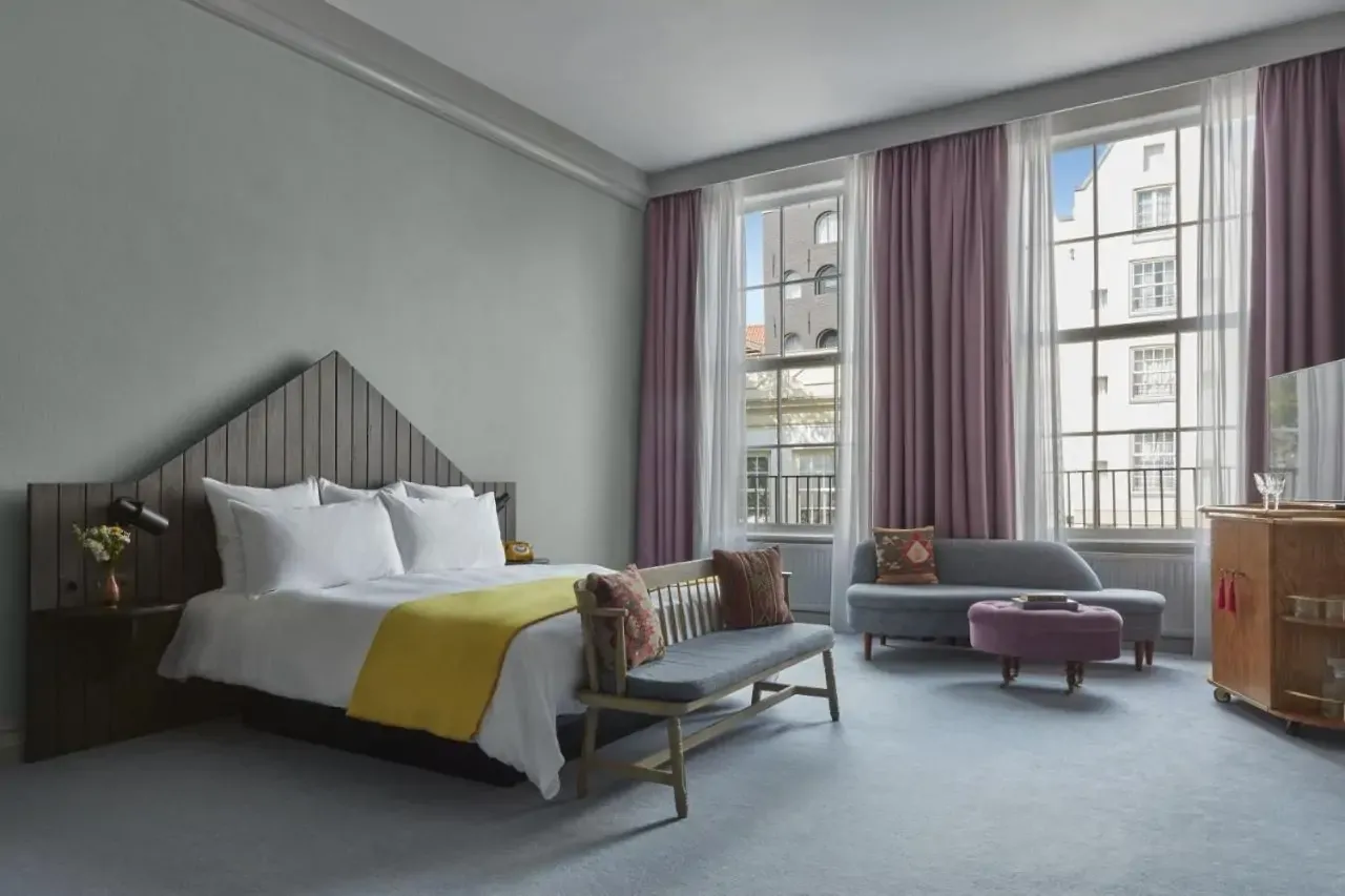 pulitzer-amsterdam-booking-413559722