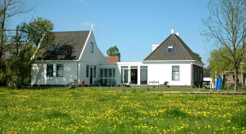 amsterdam-farmland-booking-696283-20708487-jpg_k58fb602f4d11d1b598d1b76b0c07aafc01b09a4195e6c78dd22ecf4d29b4494d_o-537342