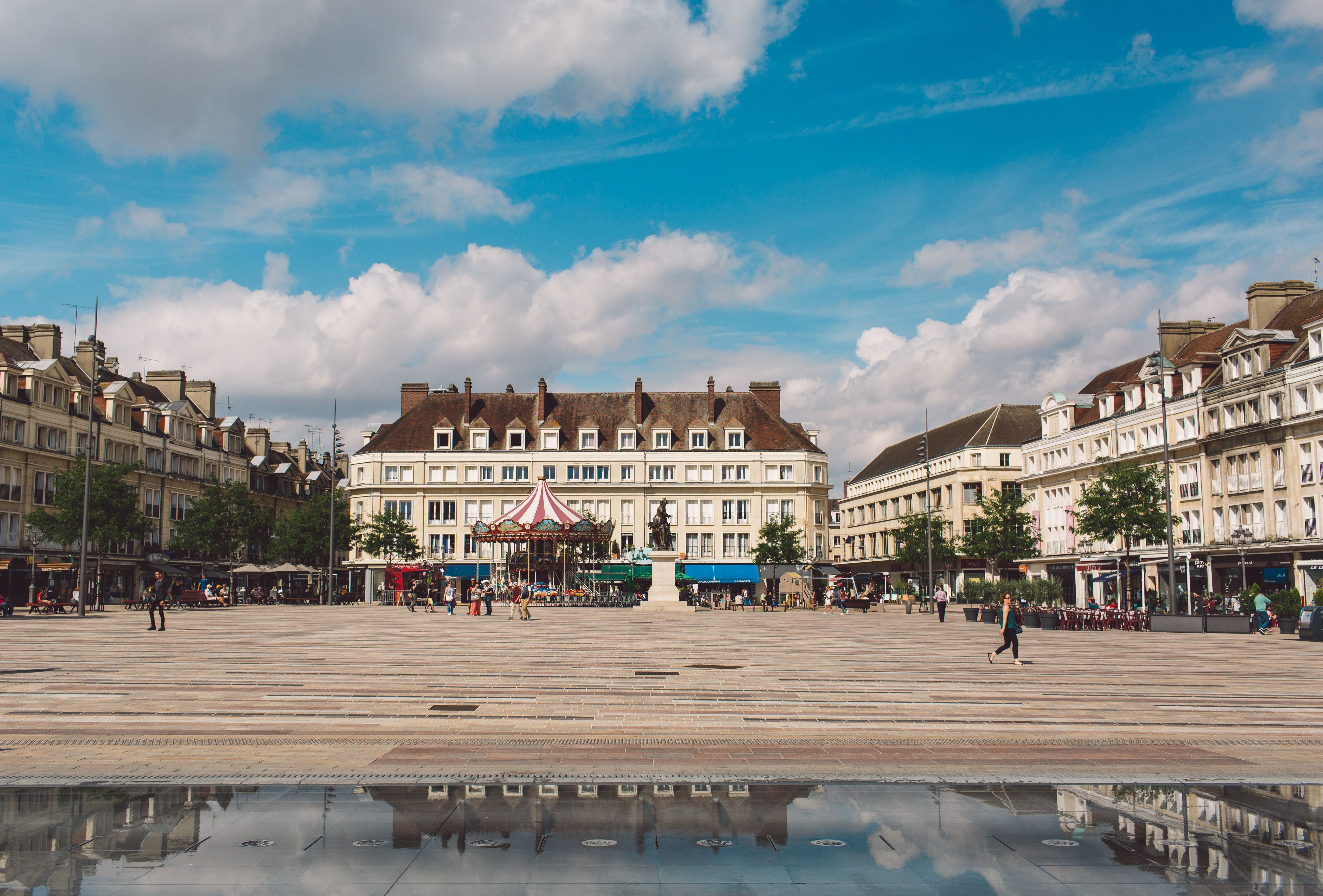 Beauvais car hire