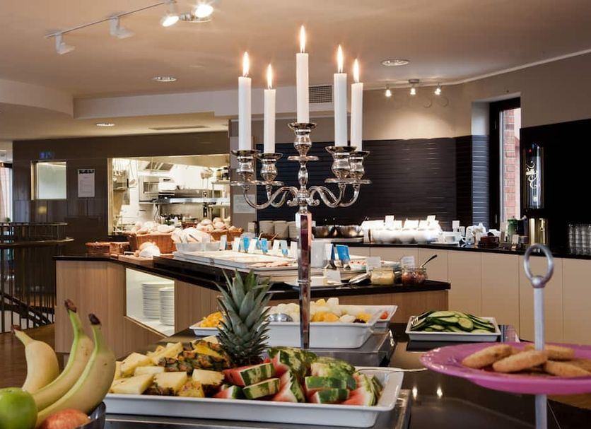 Buffet Photo