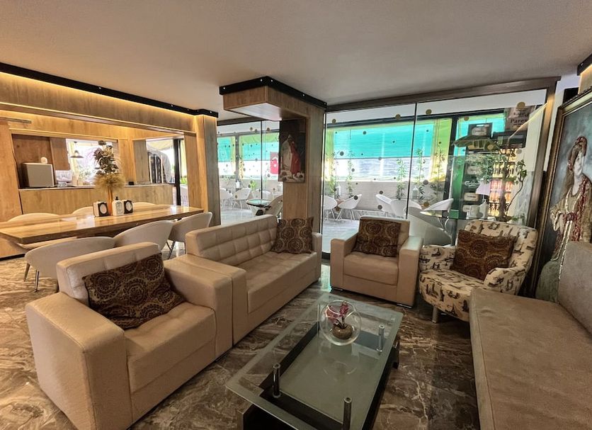 Lounge Photo
