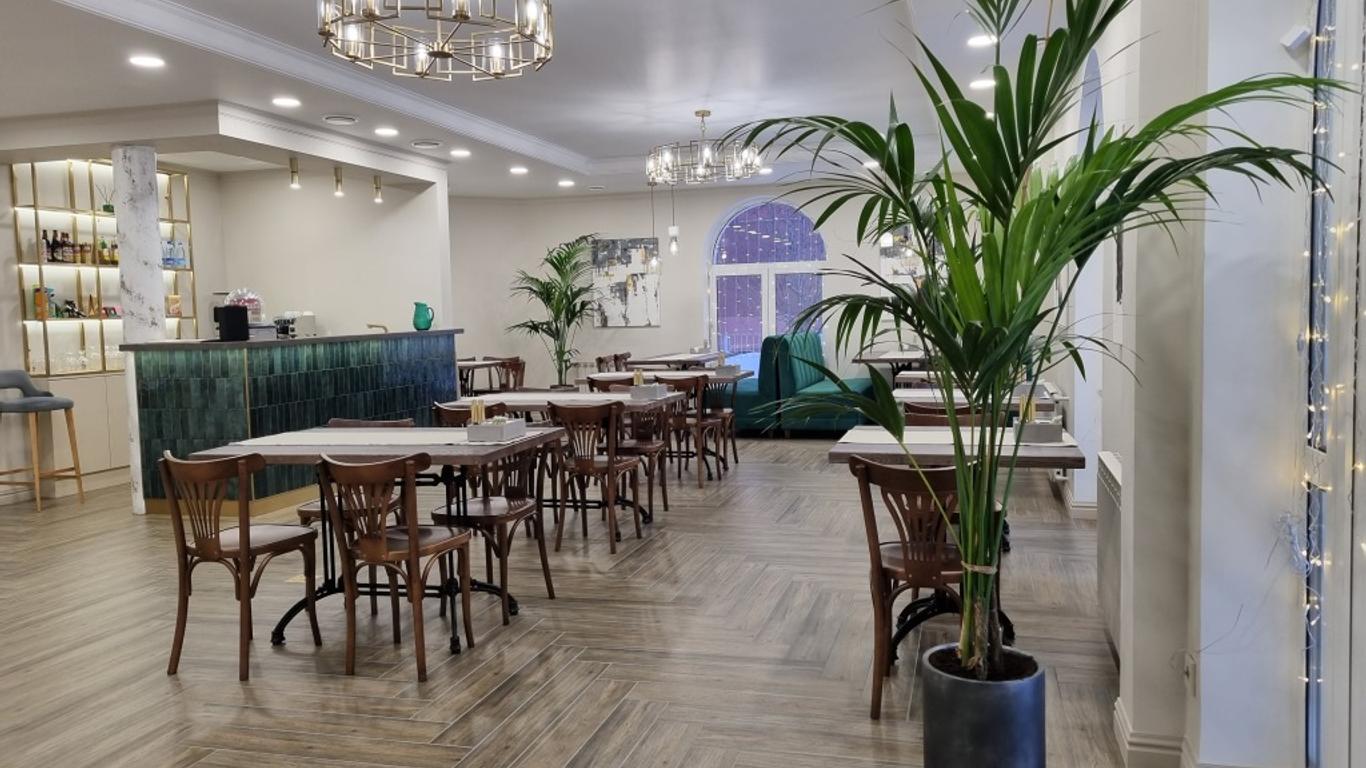 Emerald Hotel