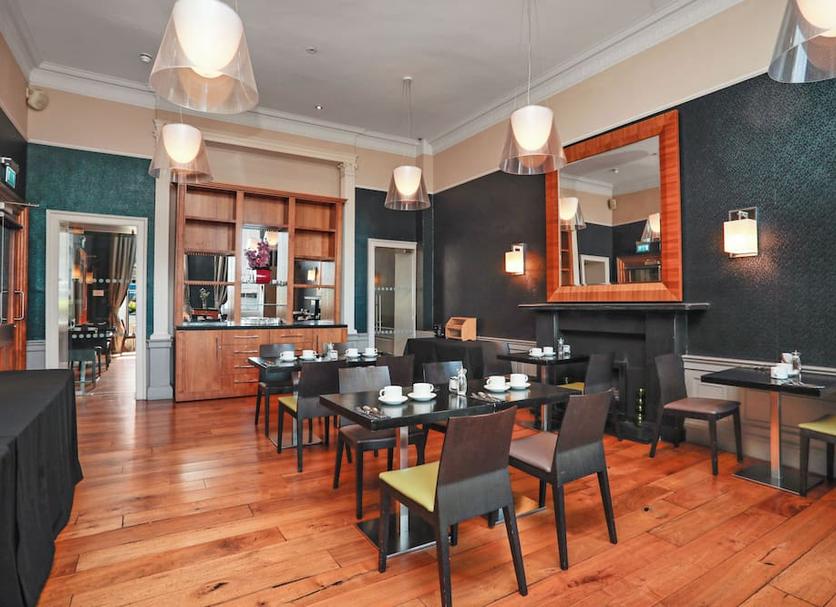Restaurant Photo