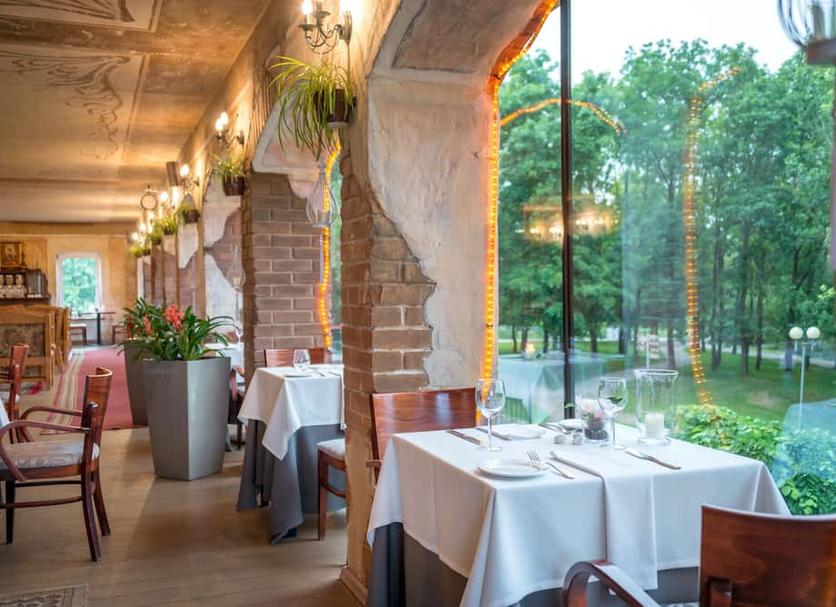 Restaurant Photo