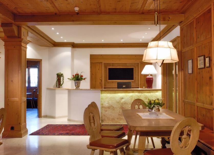 Dining room Photo