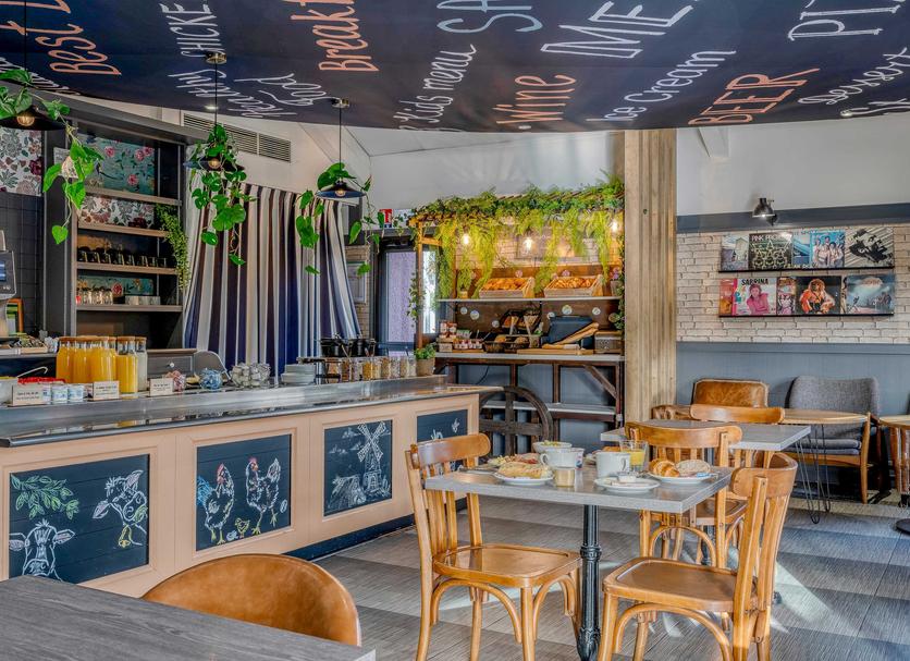 Restaurant Photo