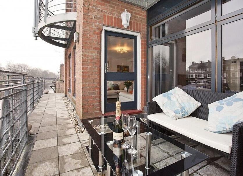 Balcony Photo