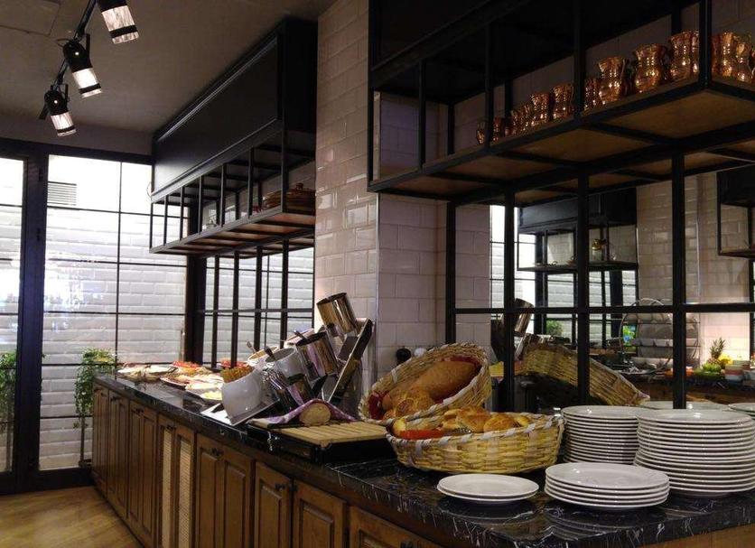 Buffet Photo