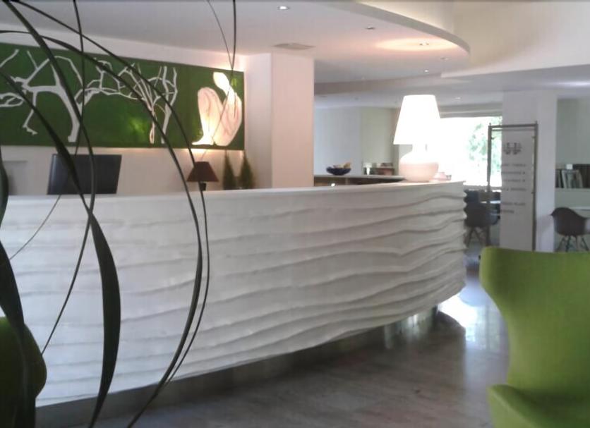 Front desk Photo