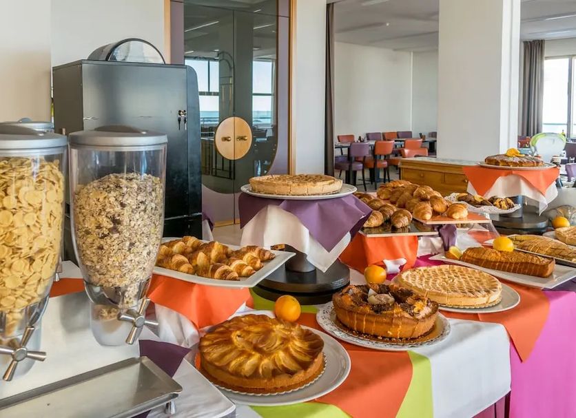 Buffet Photo