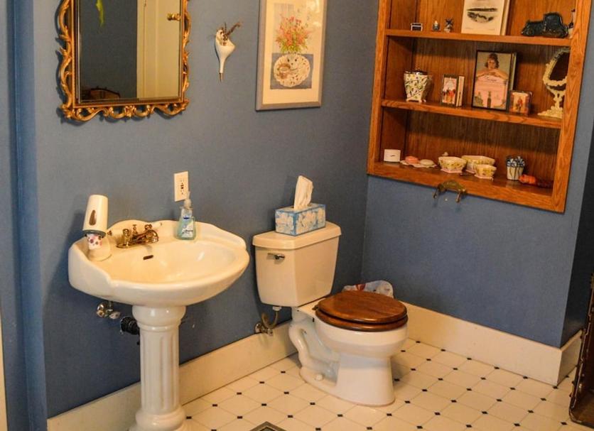 Bathroom Photo
