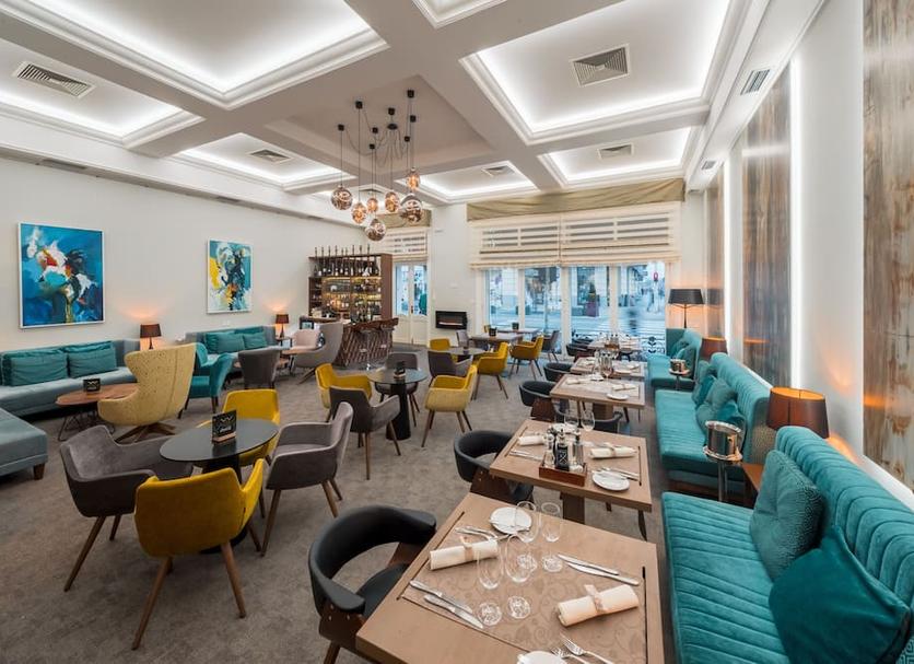 Restaurant Photo