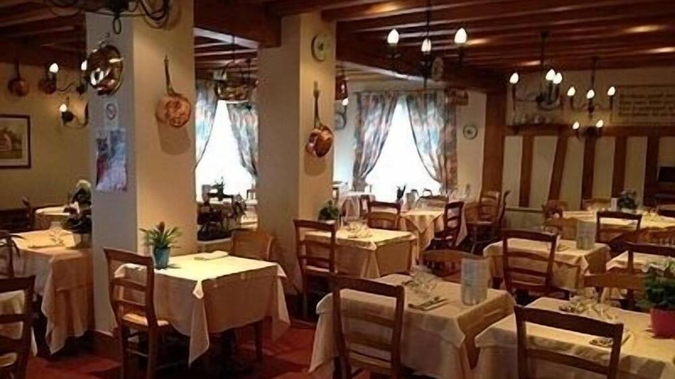 Logis Hotel Restaurant La Paix