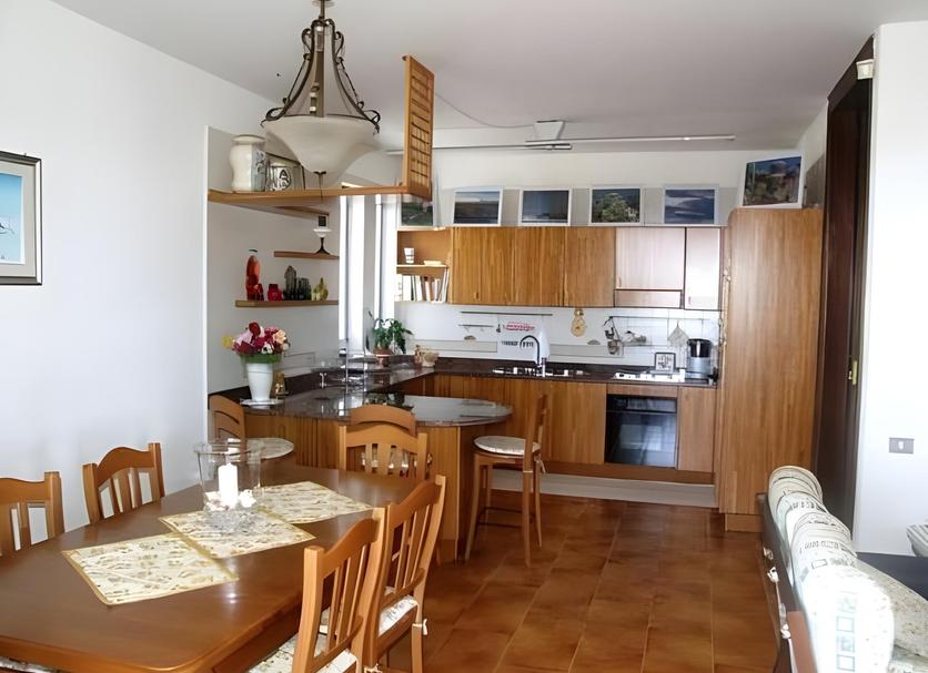 Kitchen Photo