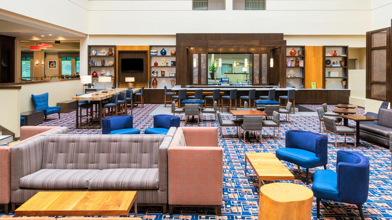 Doubletree Suites by Hilton Hotel Philadelphia West