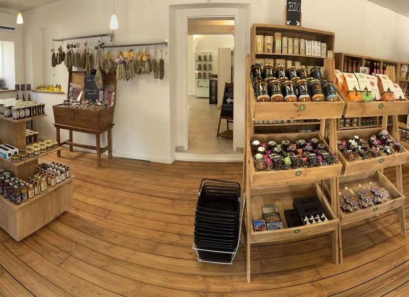 Shop Photo
