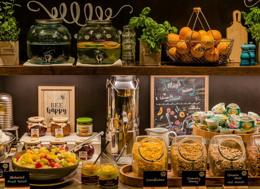Buffet Photo